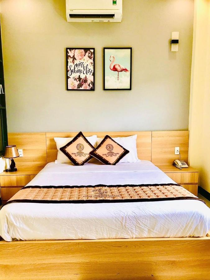 Ruby Luxury Hotel Куи Нхон Екстериор снимка